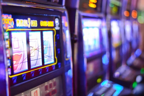 demoslot pg live dealer studio with multi-currency table display